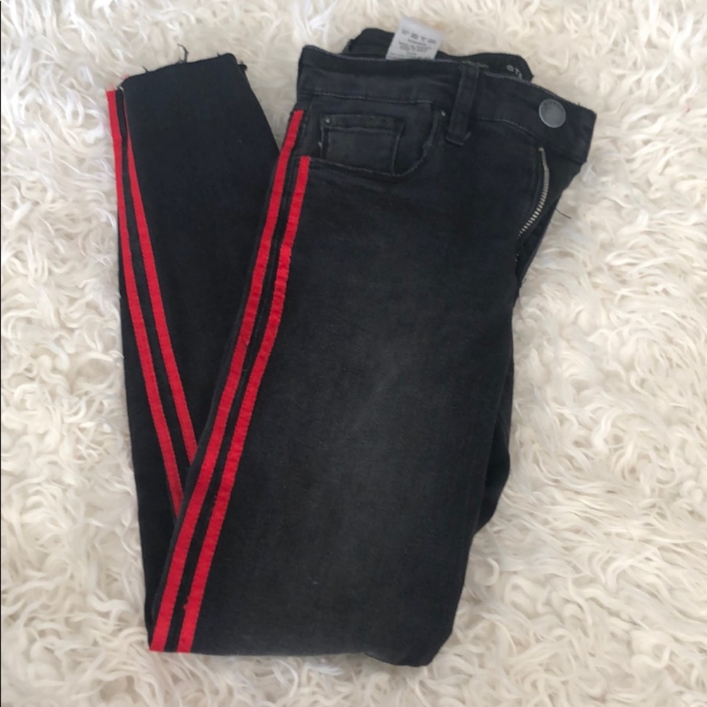 Super trendy jeans !!